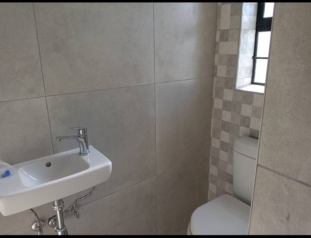 3 BEDROOM FREESTANDING TO LET IN ESSENWOOD
